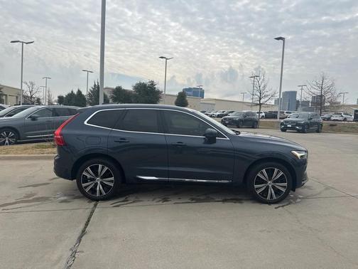 2023 Volvo XC60 B5 Plus Bright Theme