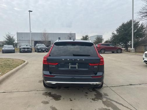 2023 Volvo XC60 B5 Plus Bright Theme