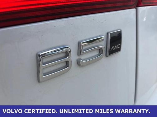 2025 Volvo XC60 B5 Plus