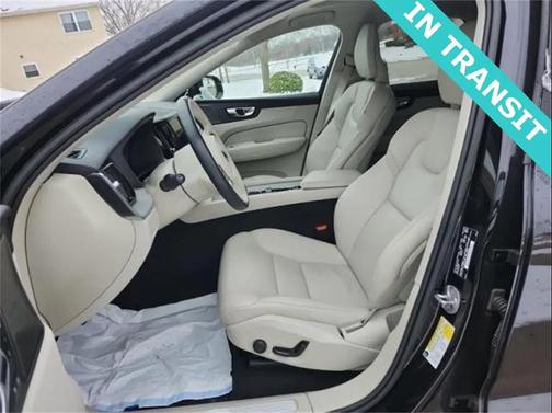 2023 Volvo XC60 B5 Plus Bright Theme