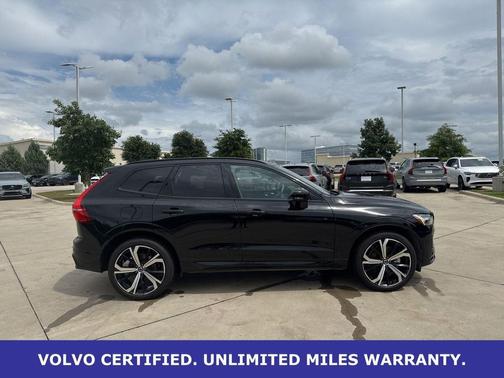 Onyx Black Metallic 2023 Volvo XC60 B5 Ultimate Dark Theme