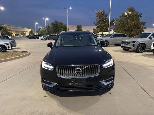2024 Volvo XC90 AWD Plus
