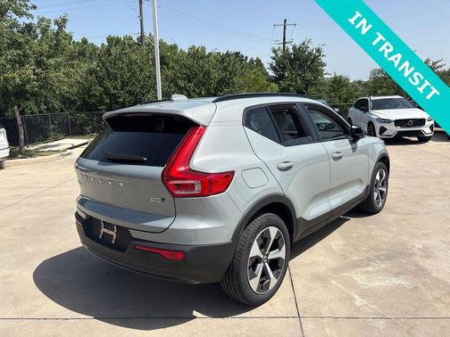 Vapour Gray Metallic 2026 Volvo XC40 B5 Plus