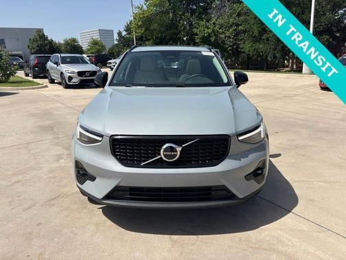 Vapour Gray Metallic 2026 Volvo XC40 B5 Plus