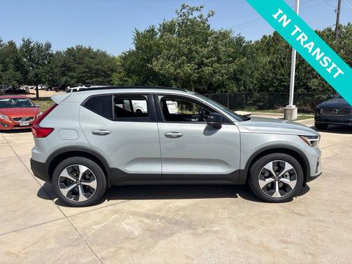 Vapour Gray Metallic 2026 Volvo XC40 B5 Plus
