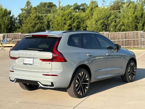 2026 Volvo XC60 B5 Ultra