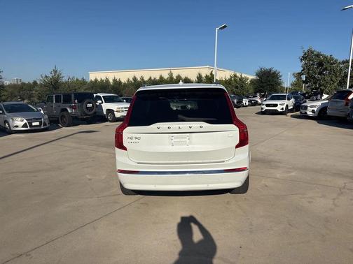 2023 Volvo XC90 Recharge Plug-In Hybrid T8 Plus Bright Theme 7 Passenger