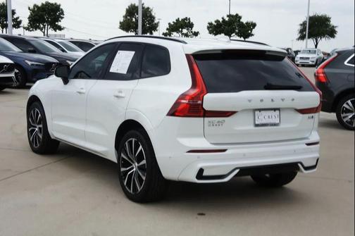 2023 Volvo XC60 B5 Plus Dark Theme