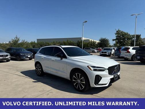 2023 Volvo XC60 B5 Plus Dark Theme
