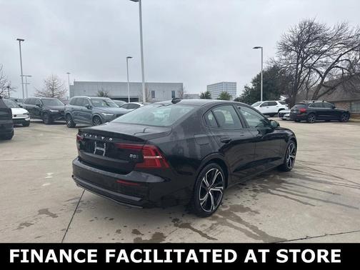 2025 Volvo S60 B5 Plus