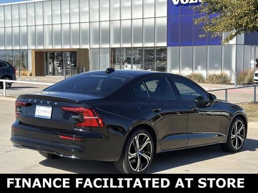 2025 Volvo S60 B5 Plus