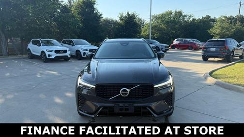 Platinum Grey Metallic 2025 Volvo XC60 B5 Plus
