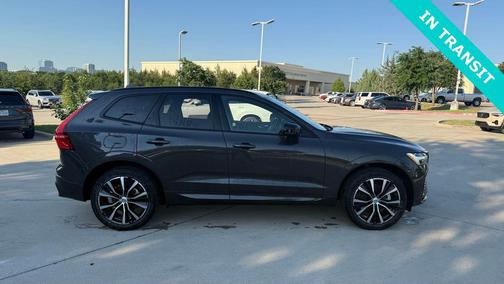 Platinum Grey Metallic 2025 Volvo XC60 B5 Plus