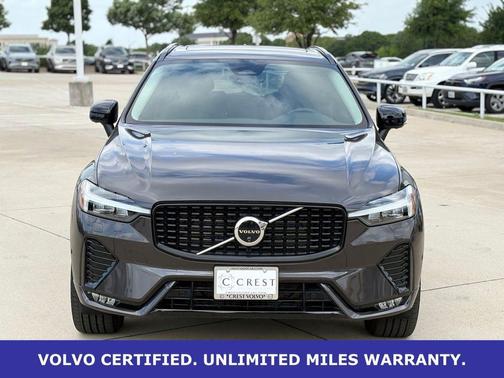 Platinum Grey Metallic 2025 Volvo XC60 B5 Plus