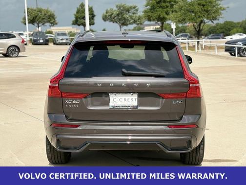 Platinum Grey Metallic 2025 Volvo XC60 B5 Plus