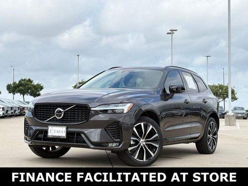 Platinum Grey Metallic 2025 Volvo XC60 B5 Plus