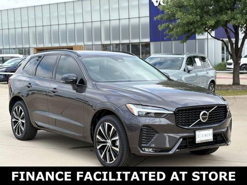 Platinum Grey Metallic 2025 Volvo XC60 B5 Plus