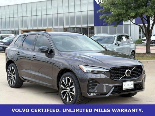 Platinum Grey Metallic 2025 Volvo XC60 B5 Plus