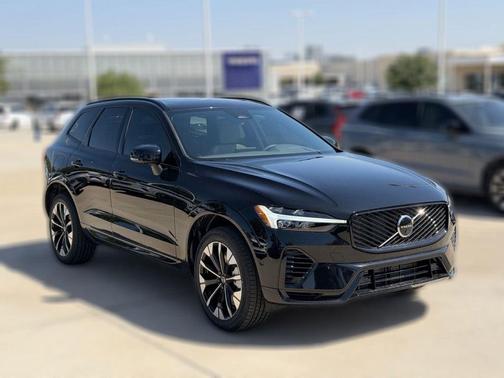 Onyx Black 2026 Volvo XC60 Plug-In Hybrid T8 Plus