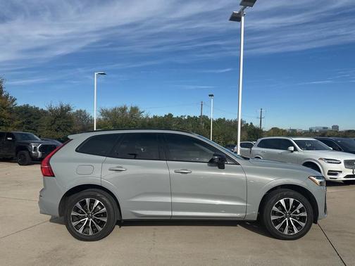 2025 Volvo XC60 B5 AWD