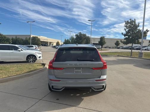 2025 Volvo XC60 B5 AWD