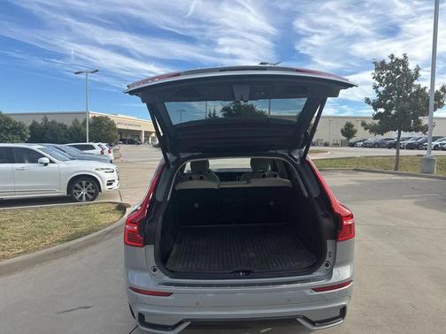 2025 Volvo XC60 B5 AWD