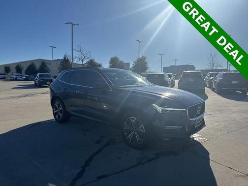 2022 Volvo XC60 B5 Momentum