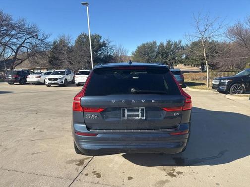 2022 Volvo XC60 B5 Momentum