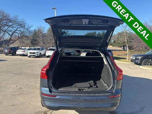 2022 Volvo XC60 B5 Momentum