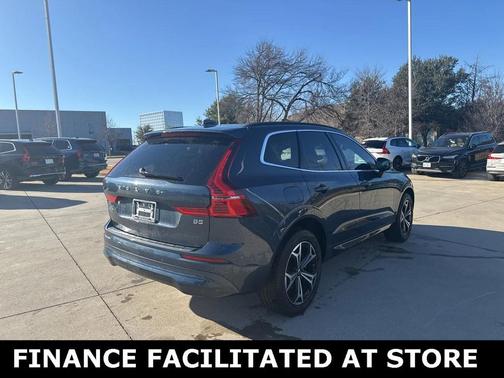 2022 Volvo XC60 B5 Momentum