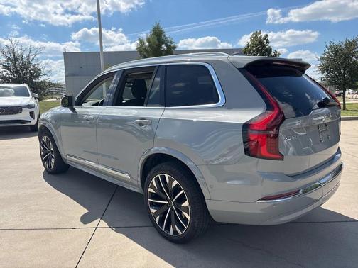 2025 Volvo XC90 B6 Plus 7-Seater