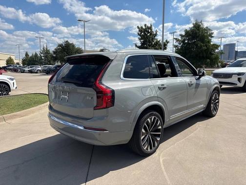 2025 Volvo XC90 B6 Plus 7-Seater