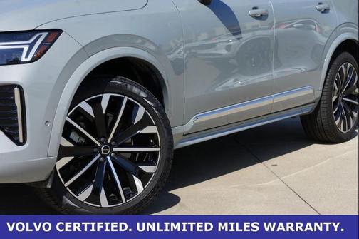 2025 Volvo XC90 B6 Plus 7-Seater