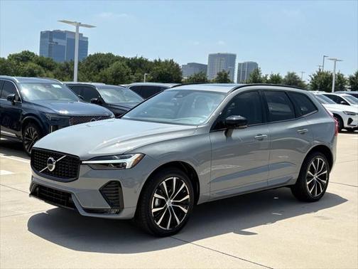 2025 Volvo XC60 B5 Plus