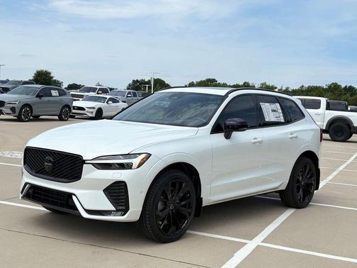 Crystal White 2026 Volvo XC60 B5 Ultra Black Edition