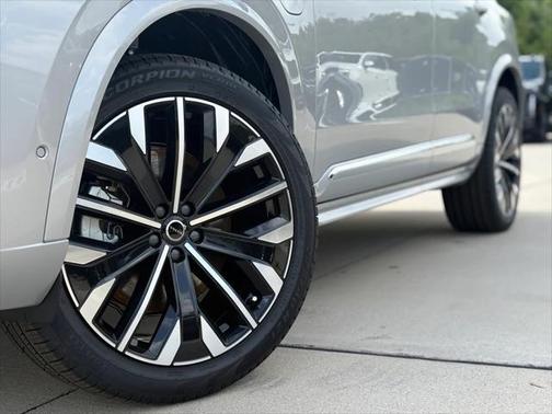2025 Volvo XC90 Plug-In Hybrid T8 (2025.5) Plus 7-Seater
