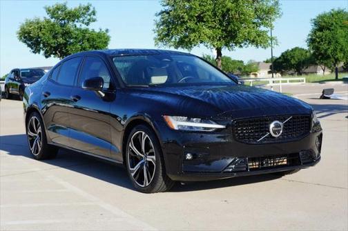 2024 Volvo S60 B5 Plus Dark Theme