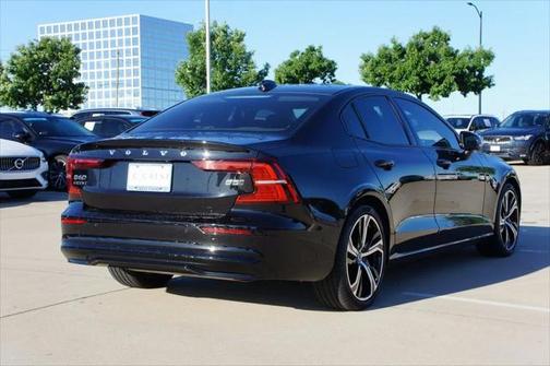 2024 Volvo S60 B5 Plus Dark Theme