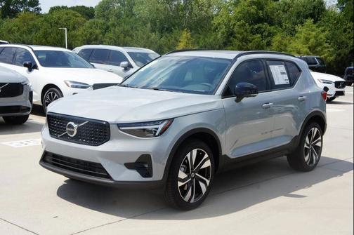 2026 Volvo XC40 B5 Ultra
