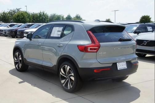 2026 Volvo XC40 B5 Ultra