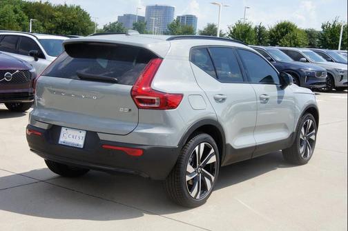 2026 Volvo XC40 B5 Ultra