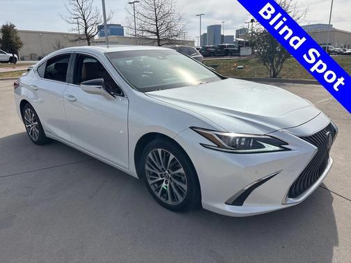 2021 Lexus ES 300h Premium