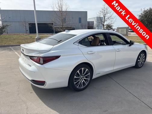 2021 Lexus ES 300h Premium