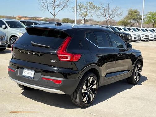 2024 Volvo XC40 Ultimate