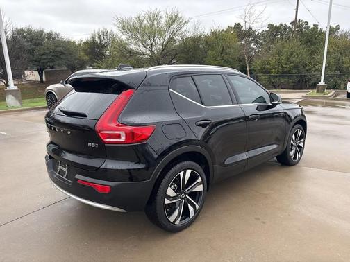 2024 Volvo XC40 Ultimate