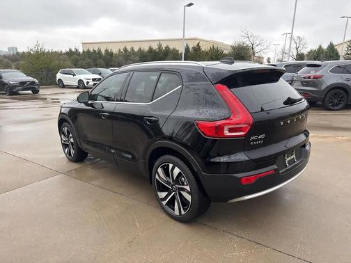 2024 Volvo XC40 Ultimate