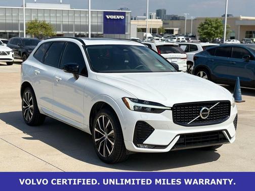 Crystal White Metallic 2023 Volvo XC60 B5 Plus Dark Theme