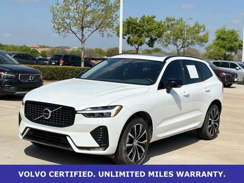 Crystal White Metallic 2023 Volvo XC60 B5 Plus Dark Theme