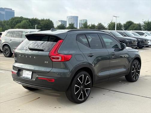 2026 Volvo XC40 B5 Ultra
