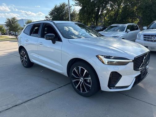 2025 Volvo XC60 B5 Plus